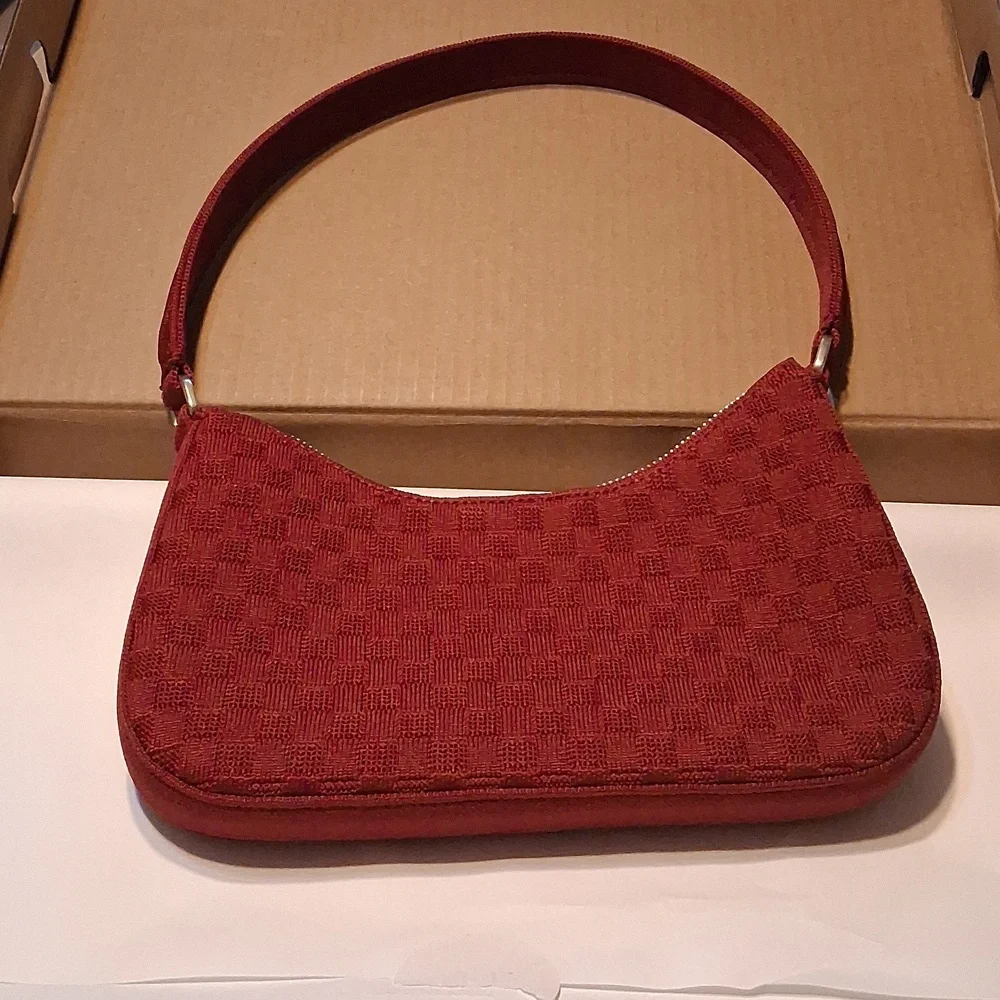 Rothy's Cranberry Baguette Bag - Picture 3 of 4